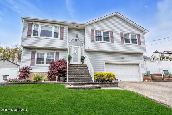 Attached, Exterior, Facade, Raised Ranch
