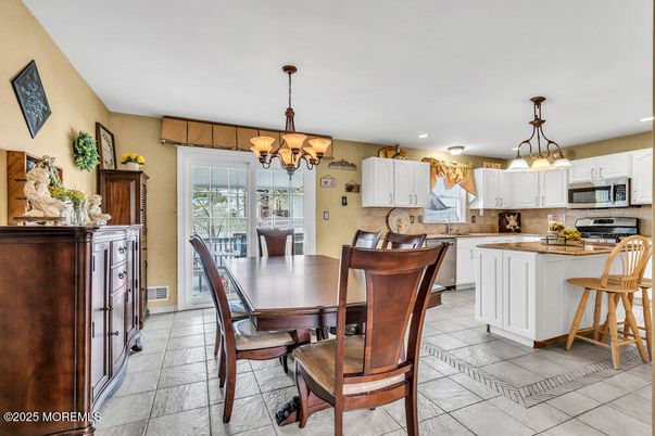 Chandelier, Dining room, Interior, Kitchen, Recessed Lighting