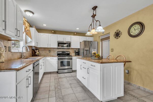 Interior, Kitchen, Pendant Lights, Recessed Lighting, Stainless Steel Appliances