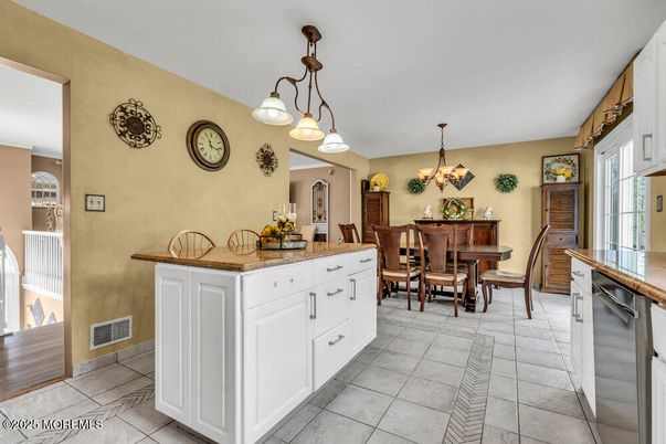Chandelier, Dining room, Interior, Kitchen
