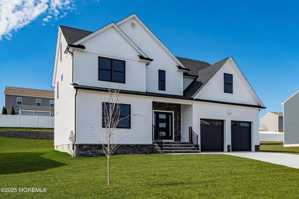 Attached, Exterior, Facade, Farmhouse