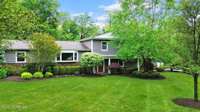 Backyard, Exterior, Facade, Split Level