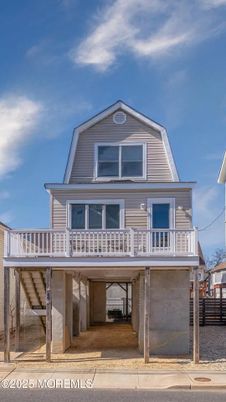 Exterior, Facade, Queen Anne Victorian