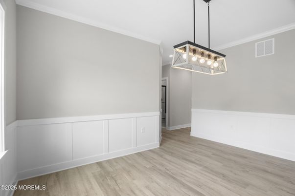 Empty room, Interior, Pendant Lights, Wood Texture Flooring