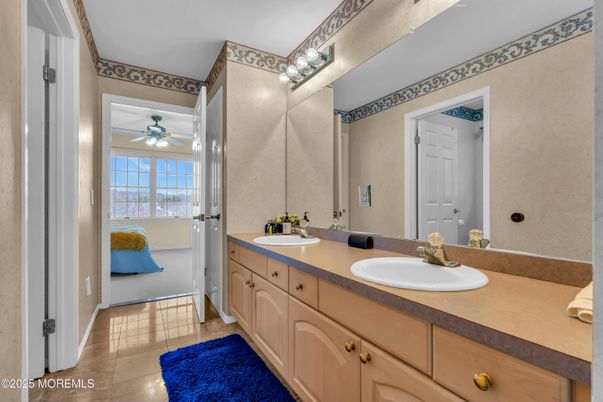 Bathroom, Dual Sink Vanities, Interior