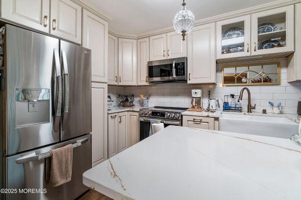Interior, Kitchen, Pendant Lights, Stainless Steel Appliances