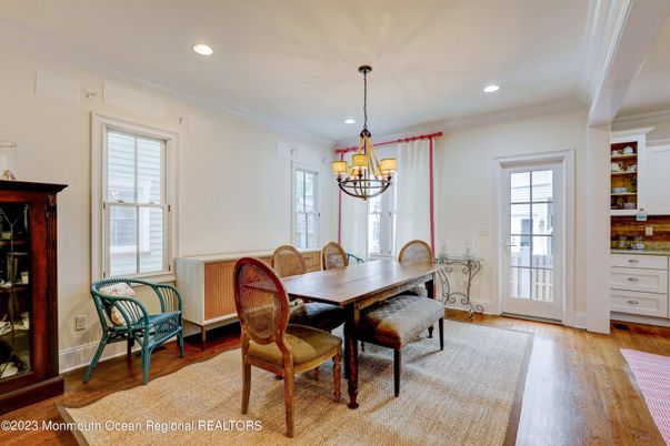 Chandelier, Dining room, Interior, Recessed Lighting, Wood Texture Flooring