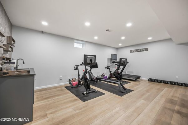 Fitness Equipment, Interior, Recessed Lighting, Wood Texture Flooring