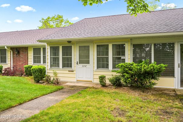 Exterior, Facade, Cape Cod
