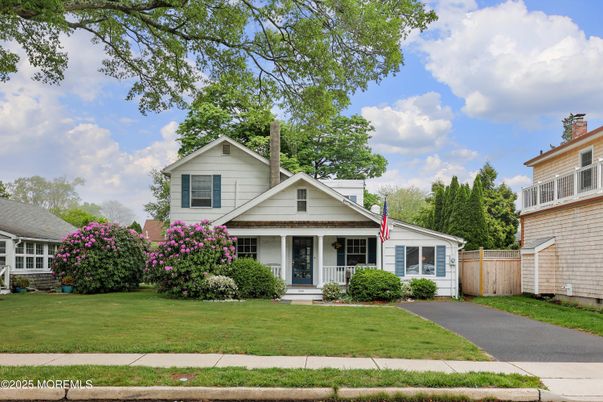 Exterior, Facade, American Craftsman