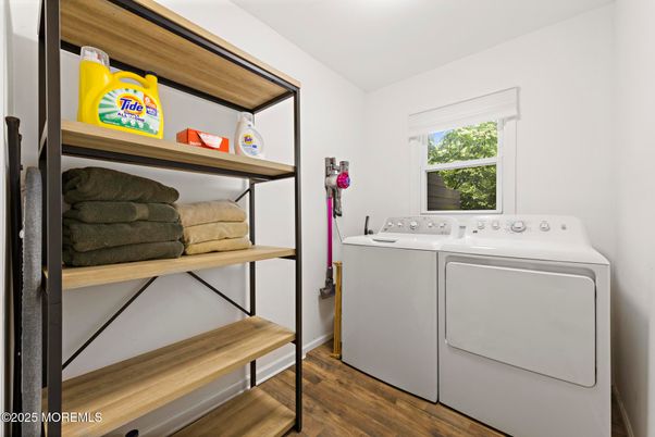 Interior, Utility Closets, Washer, Wood Texture Flooring