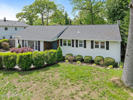 Exterior, Facade, Cape Cod