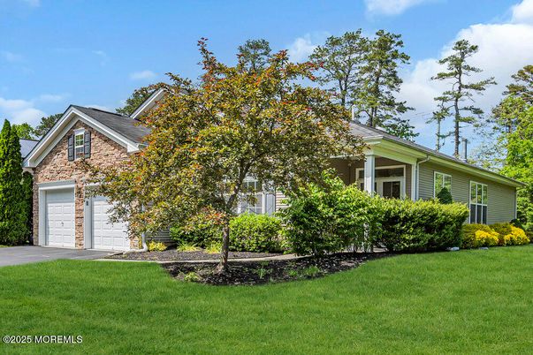 Attached, Exterior, Facade, Brick Facade, Ranch