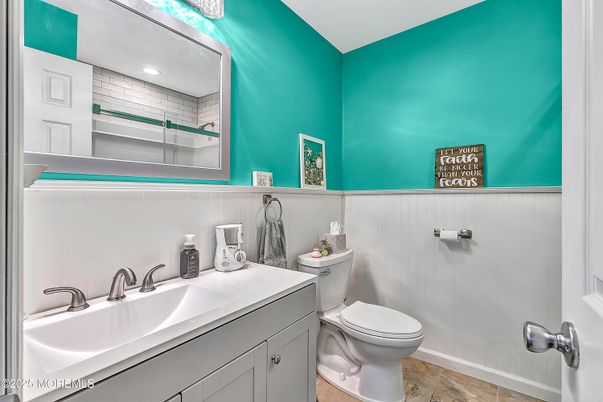 Bathroom, Interior, Recessed Lighting