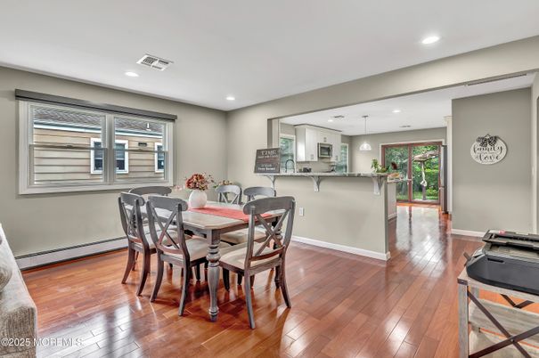 Dining room, Interior, Kitchen, Pendant Lights, Recessed Lighting, Wood Texture Flooring