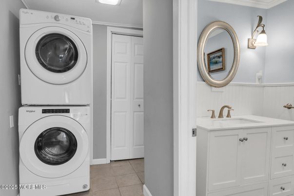 Interior, Utility Closets, Washer