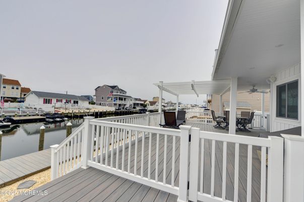 Exterior, Water