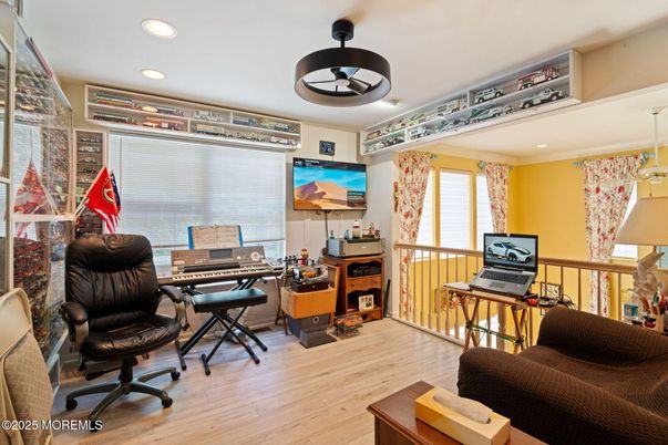Home Office, Interior, Recessed Lighting, Wood Texture Flooring