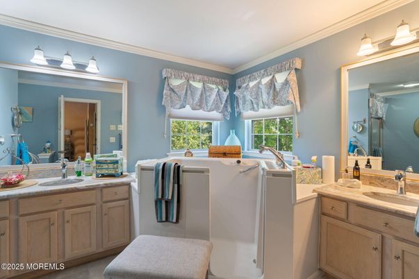 Bathroom, Dual Sink Vanities, Interior