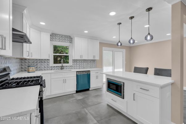 Interior, Kitchen, Pendant Lights, Recessed Lighting