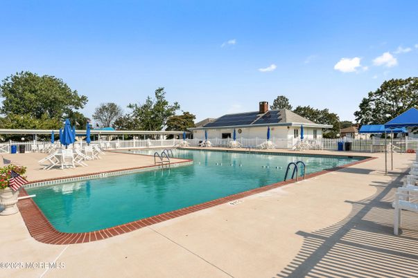 Exterior, Pool
