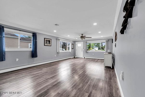 Empty room, Interior, Recessed Lighting, Wood Texture Flooring