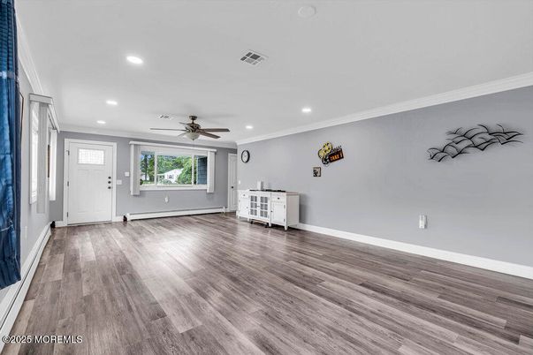 Empty room, Interior, Recessed Lighting, Wood Texture Flooring