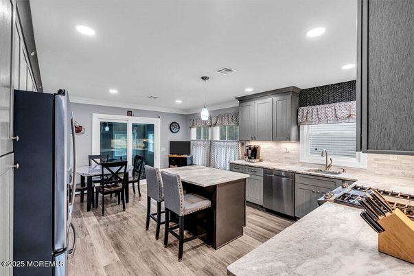 Dining room, Interior, Kitchen, Pendant Lights, Recessed Lighting, Wood Texture Flooring