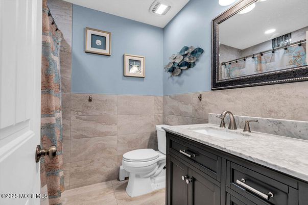 Bathroom, Interior, Recessed Lighting