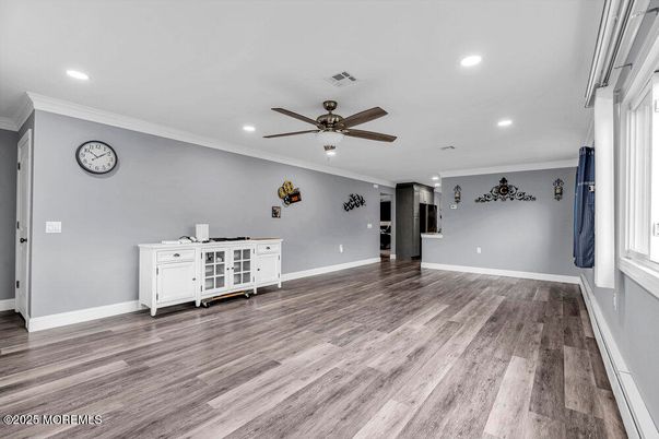 Empty room, Interior, Recessed Lighting, Wood Texture Flooring