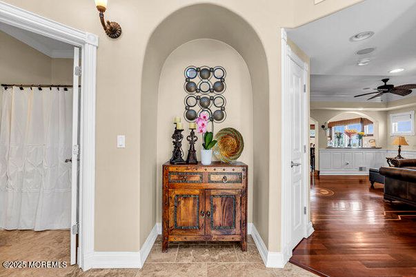 Interior, Recessed Lighting, Wood Texture Flooring