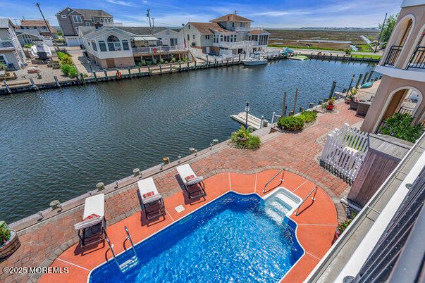 Exterior, Lake, Pool, Water