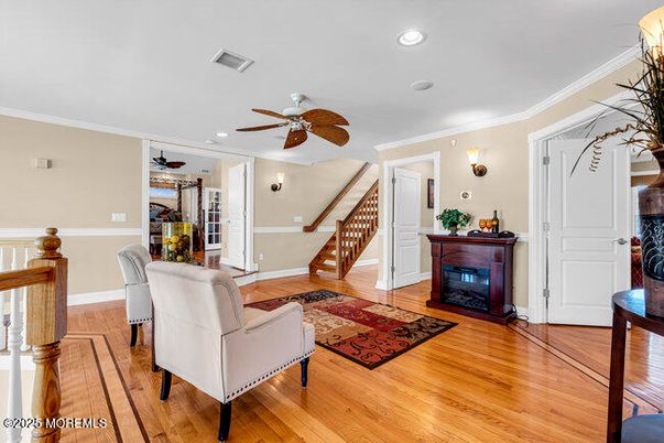 Interior, Recessed Lighting, Wood Texture Flooring