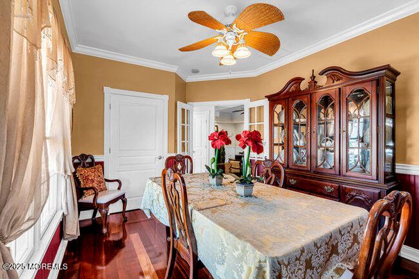 Dining room, Interior, Wood Texture Flooring