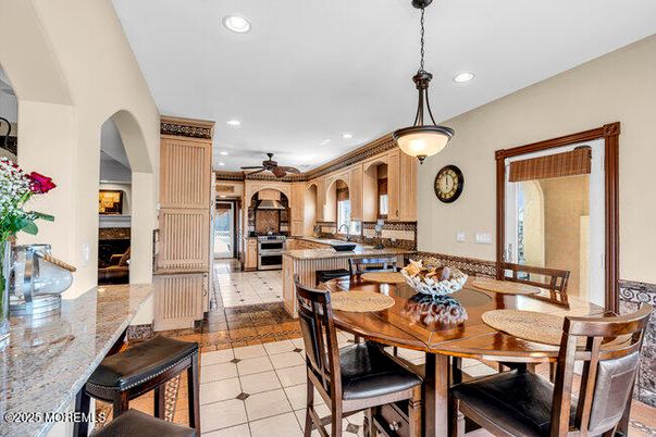 Dining room, Interior, Kitchen, Pendant Lights, Recessed Lighting, Stainless Steel Appliances