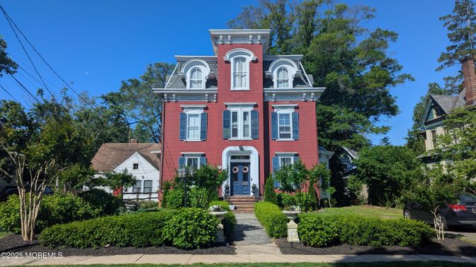 Exterior, Facade, Georgian