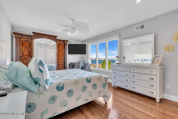Bedroom, Interior, Water, Wood Texture Flooring