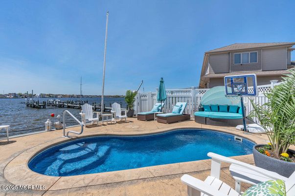 Exterior, Pool, Water