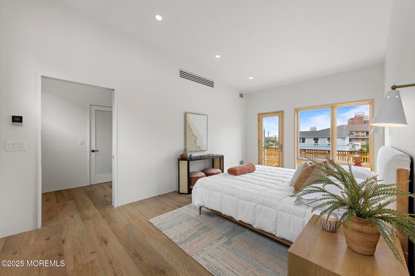 Bedroom, Interior, Recessed Lighting, Water, Wood Texture Flooring