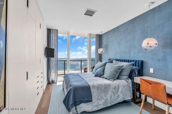 Bedroom, Interior, Pendant Lights, Water, Wood Texture Flooring