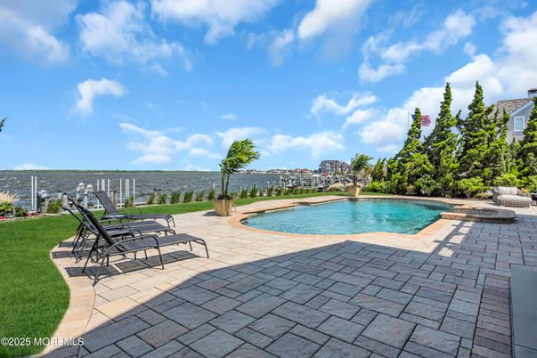 Exterior, Pool, Water