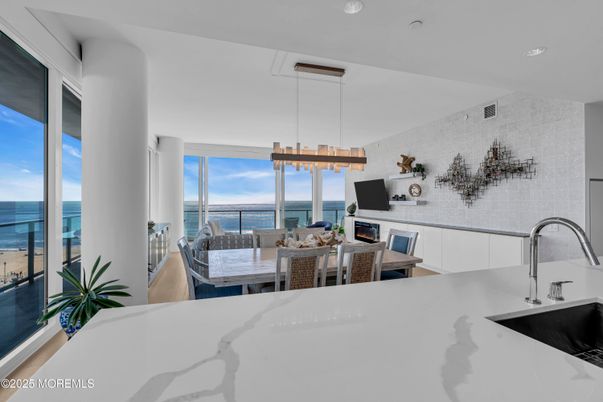 Dining room, Interior, Kitchen, Pendant Lights, Recessed Lighting, Water