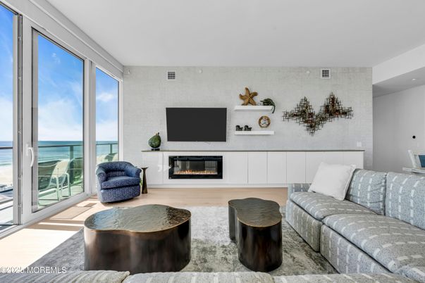 Fireplace, Interior, Living room, Water