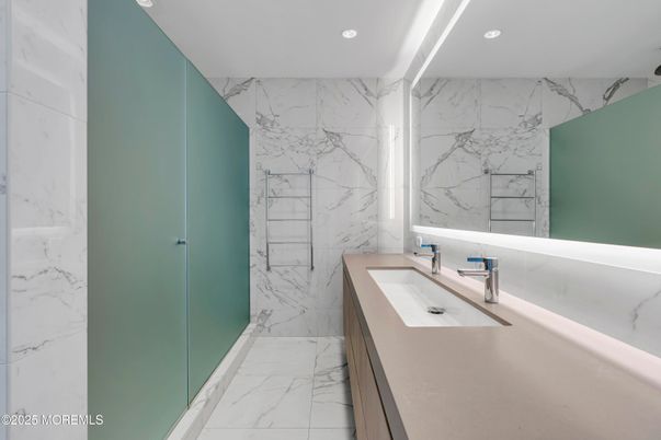 Bathroom, Interior, Marble, Marble Walls, Recessed Lighting