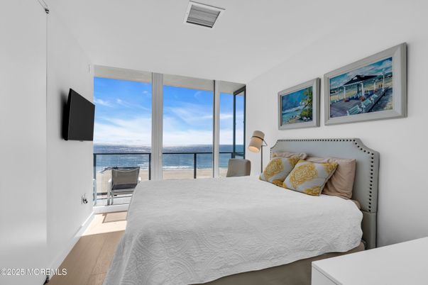 Bedroom, Interior, Water, Wood Texture Flooring