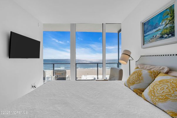 Bedroom, Interior, Water