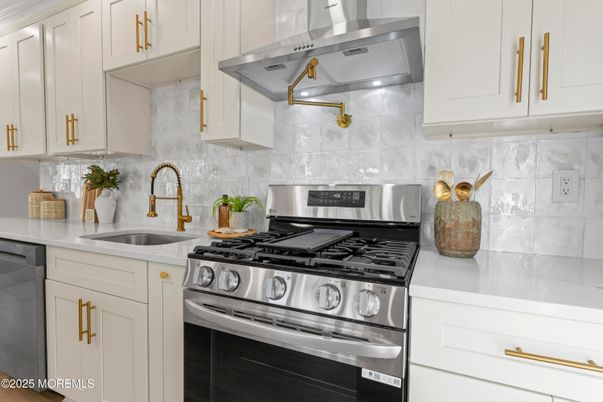 Interior, Kitchen, Stainless Steel Appliances