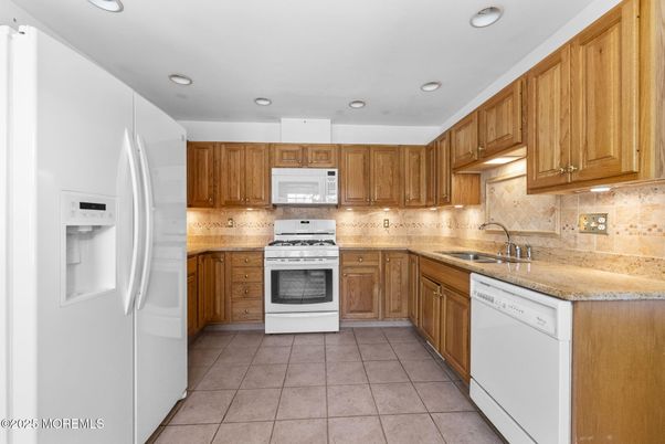 Interior, Kitchen, Recessed Lighting