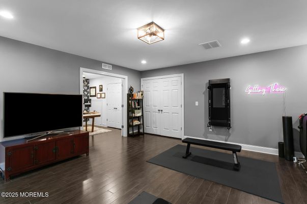 Interior, Recessed Lighting, Wood Texture Flooring