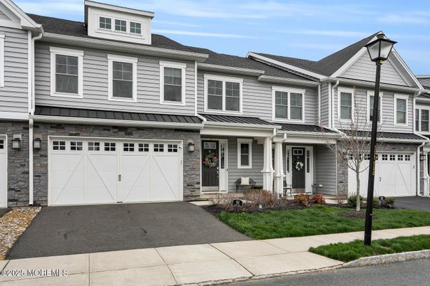 Attached, Exterior, Facade, Rowhouse
